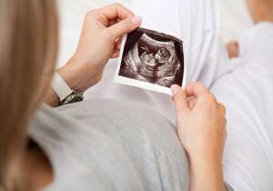 女性患有宫腔积水做美国试管婴儿的成功率有多高